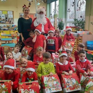 Mikołaj w grupie Misiów